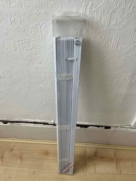 Photo of free New 75cm wide Venetian blind (Chipping Barnet EN5) #1