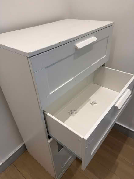 Photo of free White chest of drawer (Brentford TW8) #3
