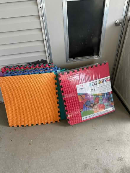 Photo of free Flooring for kids room (near Clyde Morris and Granada) #1