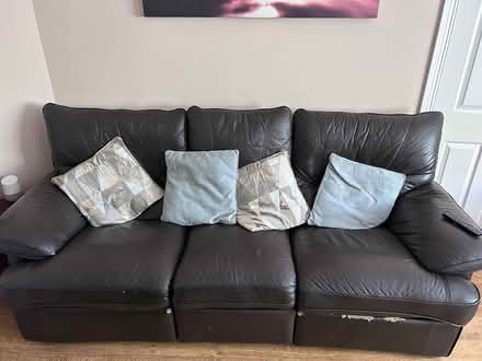 Photo of free 3-2-1 Leather Suite of furniture (Lucan) #3