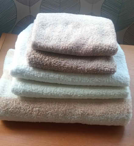 Photo of free 5 towels (St Margarets TW1) #1