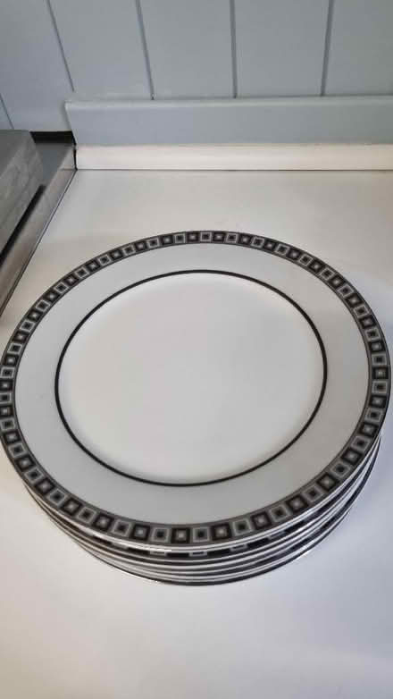 Photo of free 8 dinner plates (Morland CA10) #2