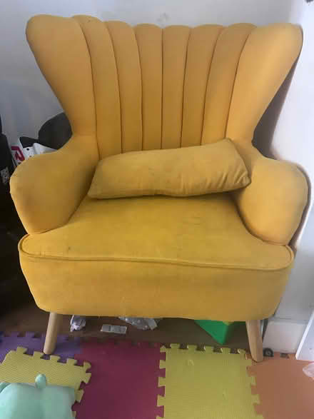 Photo of free Yellow armchair with footrest (Hanwell W7) #1