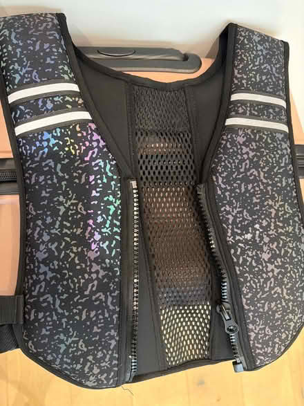 Photo of free Training vest (Brentford TW8) #1