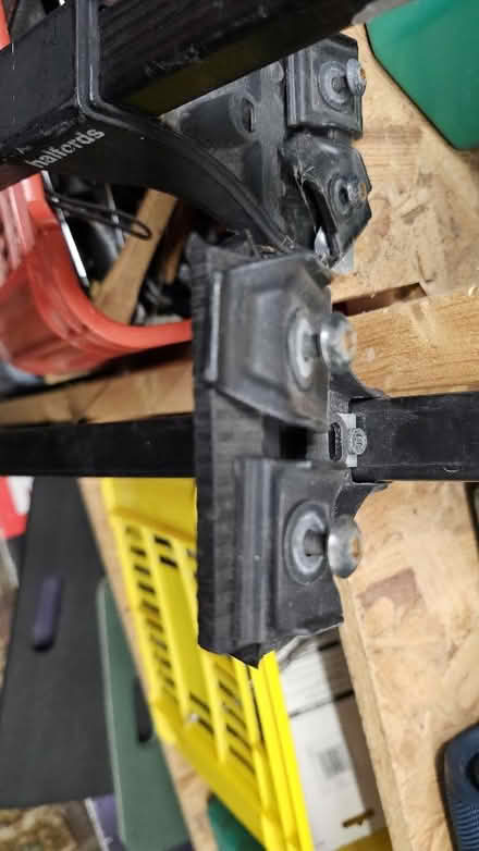 Photo of free Halfords roof bars (Myton Park CV31) #2