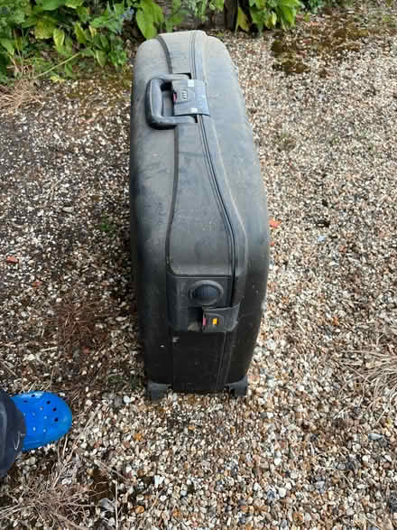 Photo of free Roncato suitcase (Gardeners Green RG40) #3