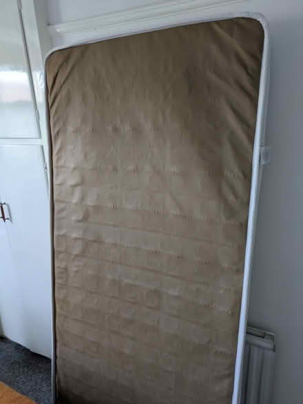 Photo of free Standard single mattress (New Barnet EN4) #4
