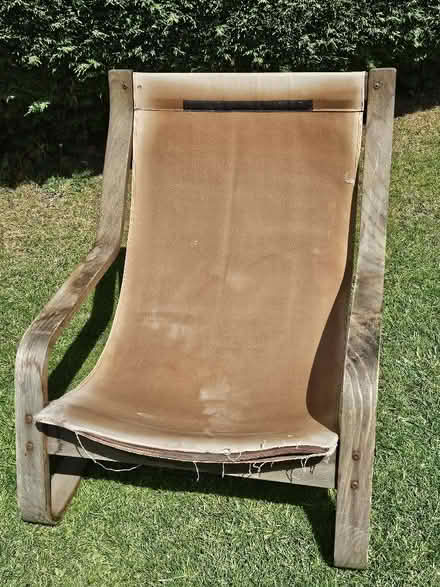 Photo of free S shape chair (Spacey Houses HG3) #3