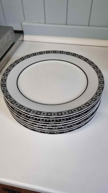Photo of free 8 dinner plates (Morland CA10) #1