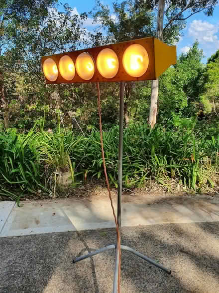 Photo of free 5 Lamp spray paint dryer (Mount Kuring-gai NSW 2080) #1