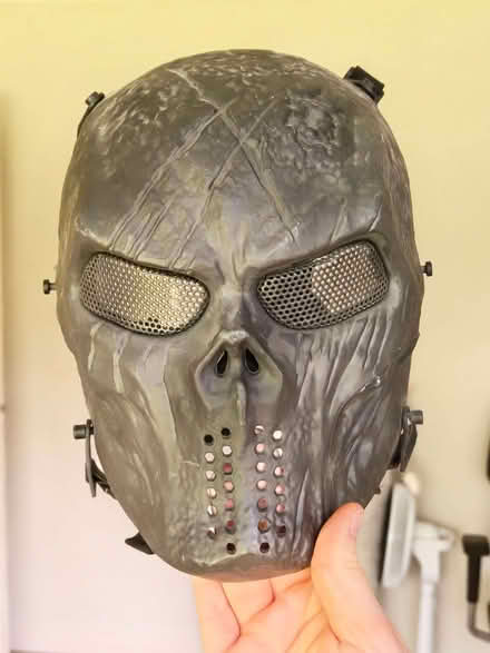 Photo of free Black skull paintball mask (Harrogate HG2) #1
