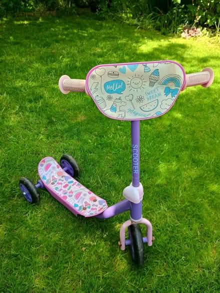 Photo of free Small child's scooter. (Hinckley LE10) #1