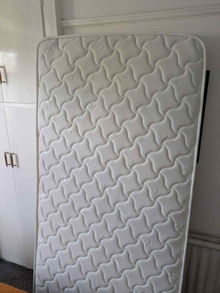 Photo of free Standard single mattress (New Barnet EN4) #1