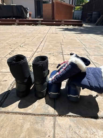 Photo of free Snow boots girl size 4 (Lafayette) #1