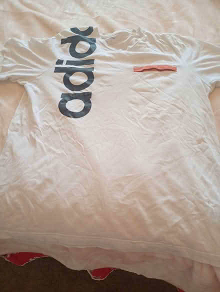 Photo of free Adidas t shirt (South ockendon RM15) #2