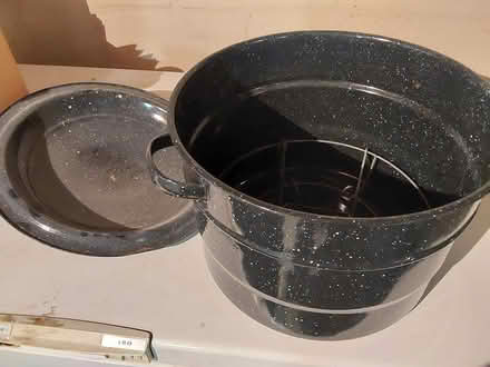 Photo of free Canning/stock pot (Bloor/West Mall) #1