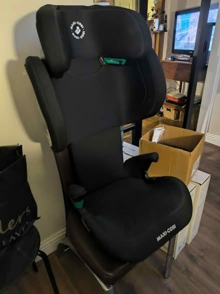 Photo of free Maxi Cosi car seat (dublin 12) #1