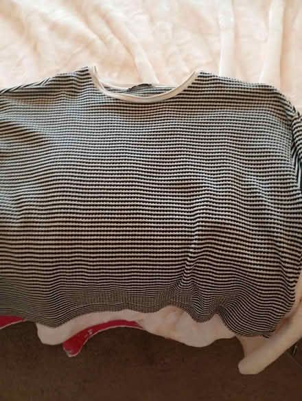 Photo of free Woman jumper (South ockendon RM15) #2