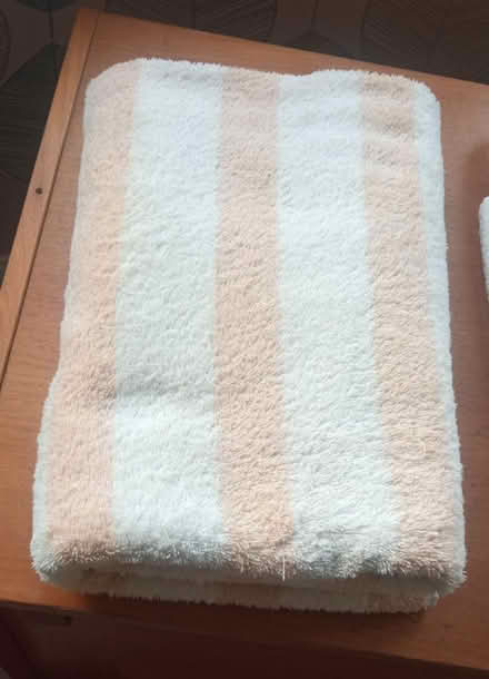 Photo of free 5 towels (St Margarets TW1) #2