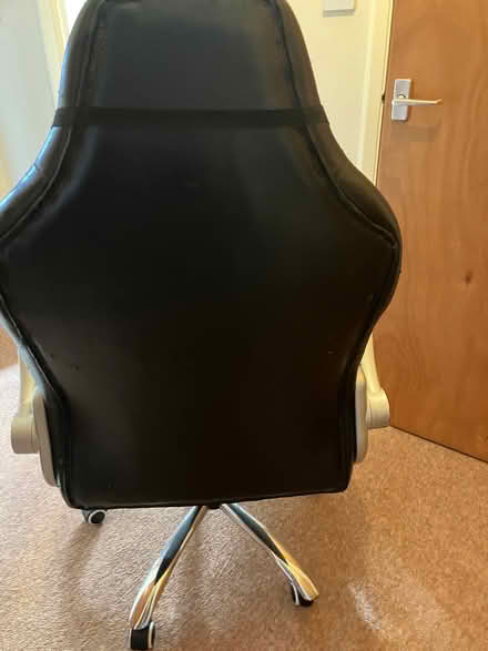 Photo of free Gaming chair (Little Chester DE1) #1