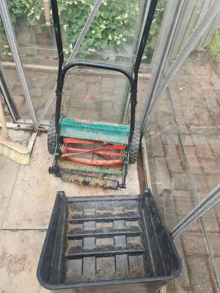 Photo of free Qualcast manual lawn mower (Great Sutton CH66) #1