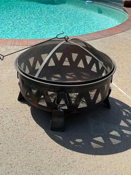 Photo of free Outdoor Fire Pit with Spark Screen (Fountain Vly, Heil & Bushard) #1