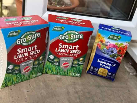 Photo of free Grass seeds and potash (Old Erleigh / Woodley RG6) #1