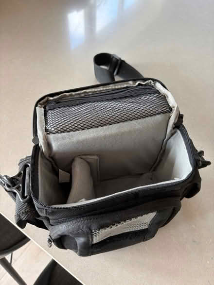 Photo of free Photographers shoulder bag (Ashton TR13) #3