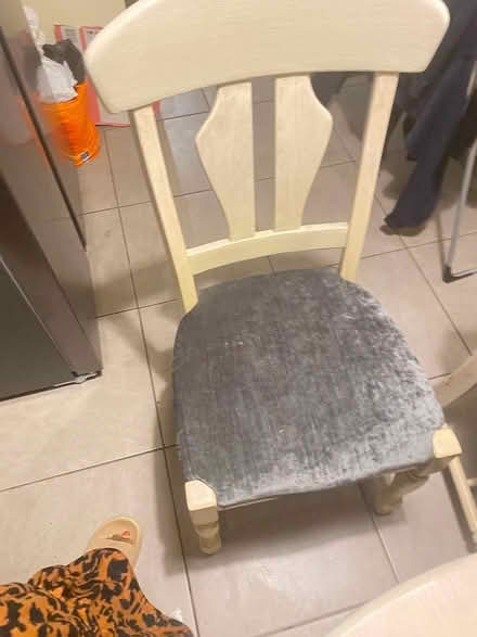 Photo of free Extendable Dining with 4 chairs (Fairwater CF5) #2