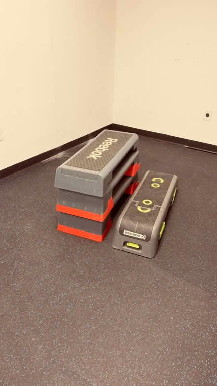 Photo of free Gym Equipment (NW Conn Ave and Albemarle) #2