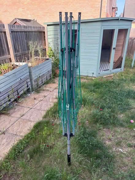 Photo of free Rotary airer (Leighton Buzzard LU7) #2