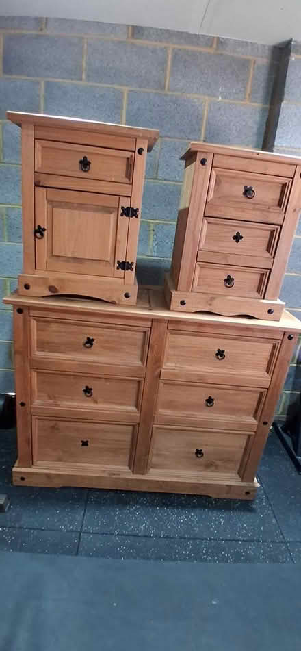 Photo of free Bedroom furniture (Flitwick) #1