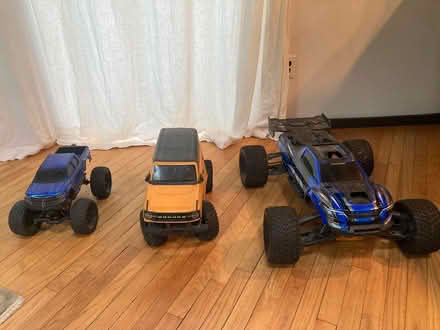 Photo of free Old RC cars and battery chargers (Goldens Bridge, NY) #1