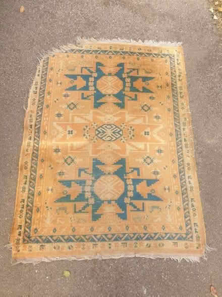 Photo of free Orange pattern rug (Westerham TN16) #1