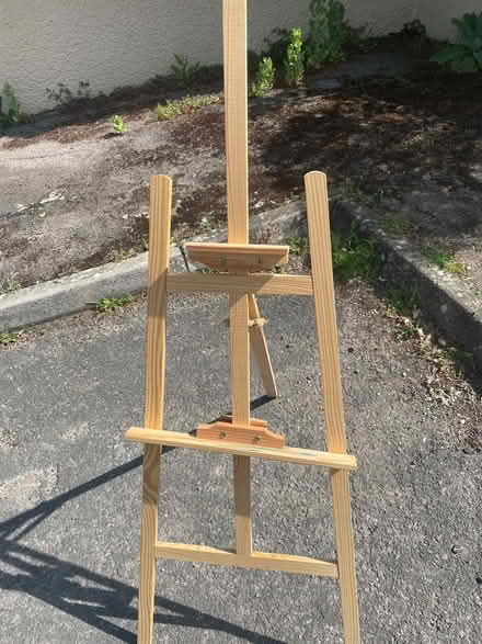 Photo of free Easel (Lightpill GL5) #1