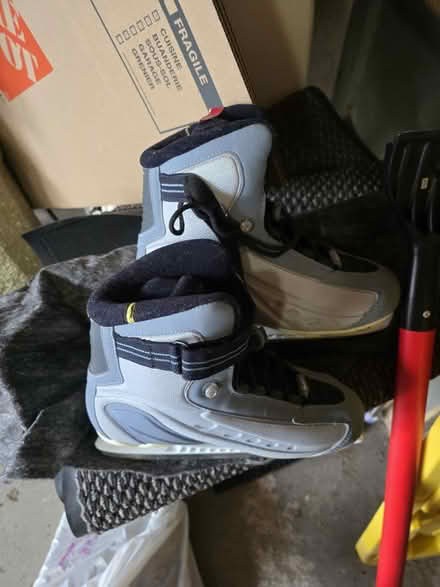 Photo of free Ladies skates s10 (Vanier north) #1