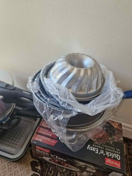 Photo of free kitchen equipment (BD20 5NE) #3