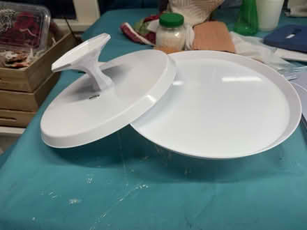 Photo of free 2 cake stands (Wallington green SM6) #1