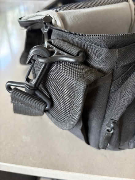 Photo of free Photographers shoulder bag (Ashton TR13) #4