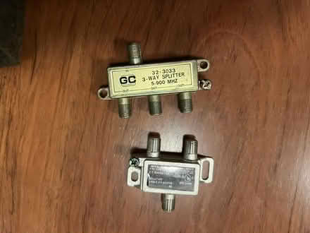Photo of free Audio connectors miscellaneous (Van Ness Cleveland Park metro) #4