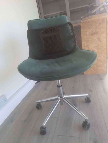 Photo of free Green plush office chair (Woodyates SP5) #3