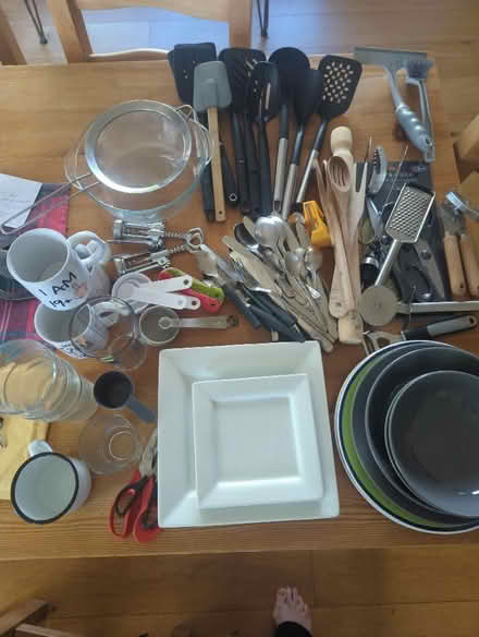 Photo of free kitchenware (Craiglockhart EH14) #1
