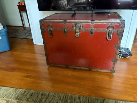 Photo of free Antique leather trunk (Bronxville) #2