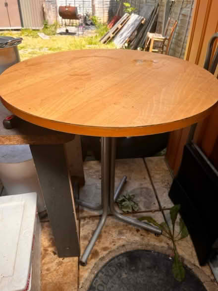Photo of free Round table (Ub60ln) #1