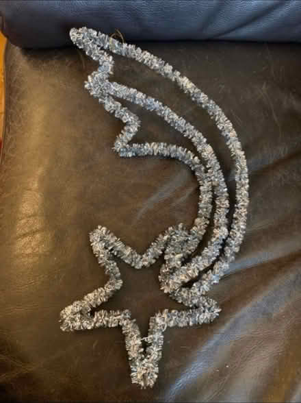 Photo of free Tinsel Shooting Star (Cheshunt En8) #1