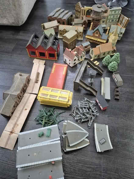 Photo of free Model Railway - OO Gauge Layout accessories (Ellenbrook M28) #4