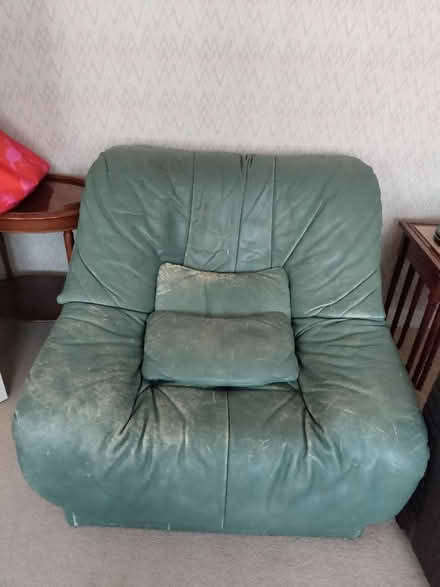 Photo of free Green leather sofa suite (Stanmore HA7) #1