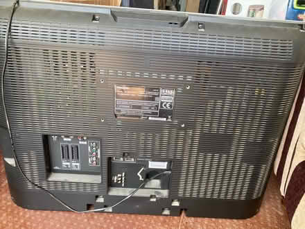 Photo of free Panasonic Viera 32inch LCD TV (Swindon SN2 barnfield road) #2