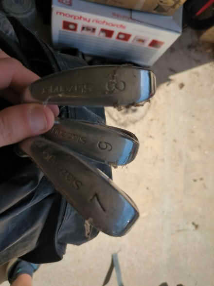 Photo of free Golf bag with 3 clubs (OX4) #2