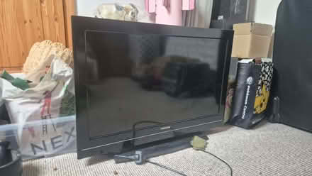 Photo of free Toshiba 32 inch HD LCD TV (Ardleigh Green RM11) #3